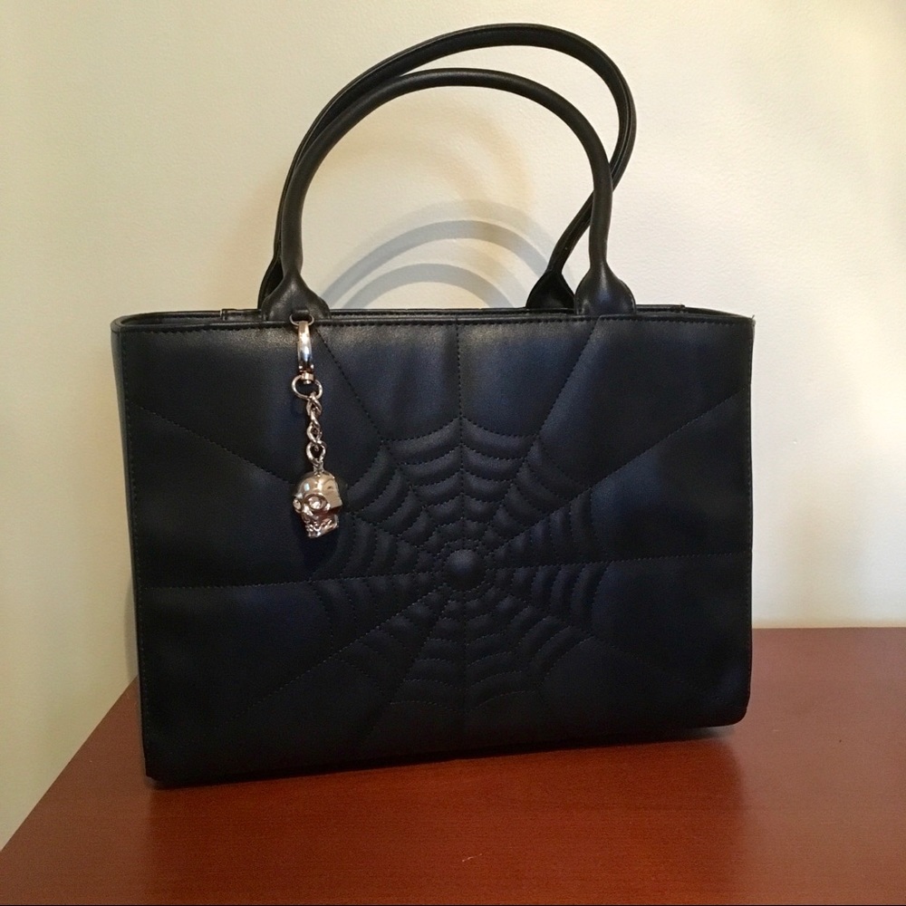 Lux de Ville Elvira Lucky Me Tote Matte Black